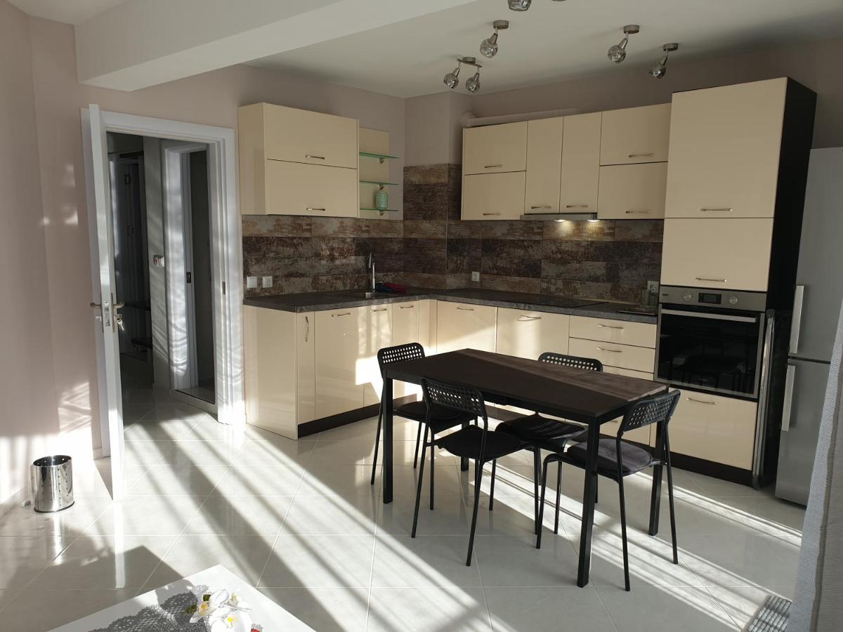 New The Twins Varna Two-Bedroom, Apt 5 At 15 Tsani Ginchev Street, Floor 3 Dış mekan fotoğraf