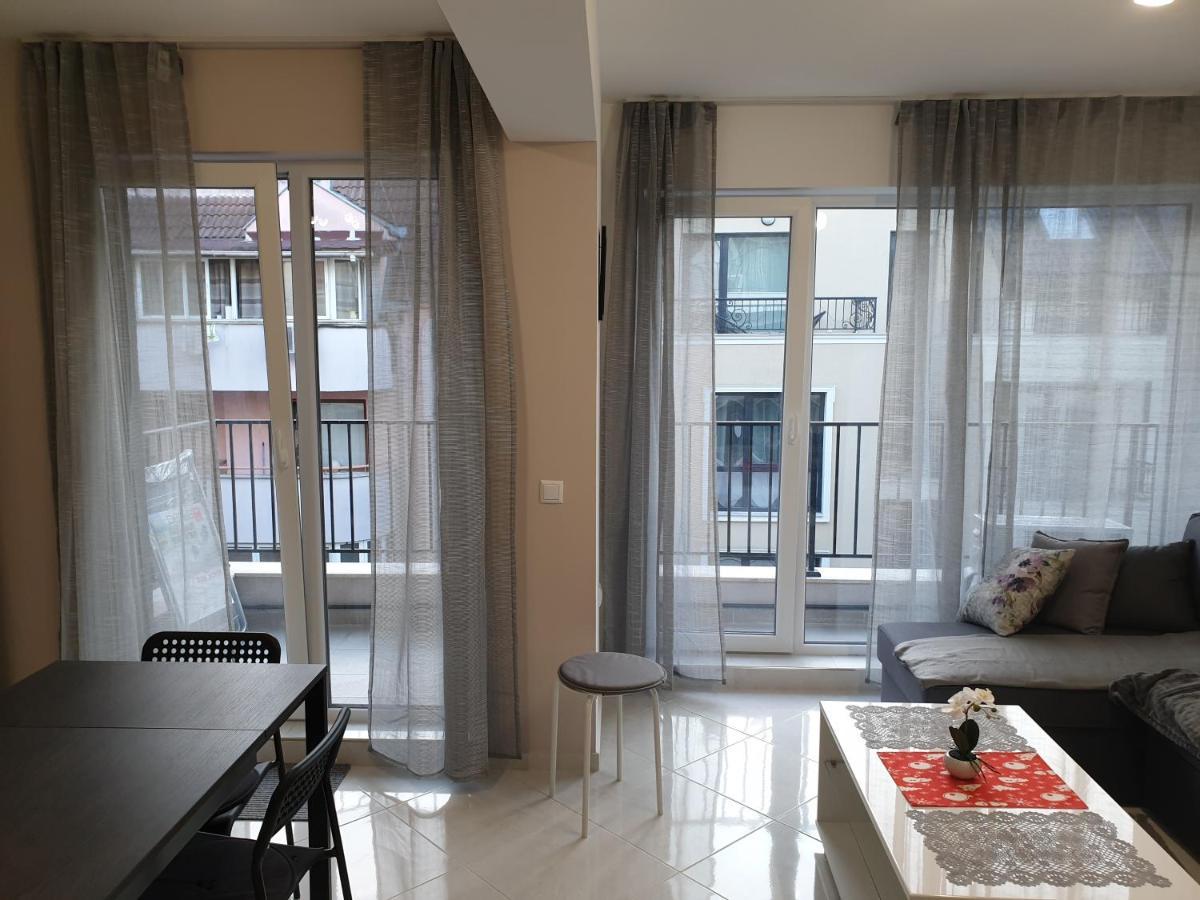 New The Twins Varna Two-Bedroom, Apt 5 At 15 Tsani Ginchev Street, Floor 3 Dış mekan fotoğraf