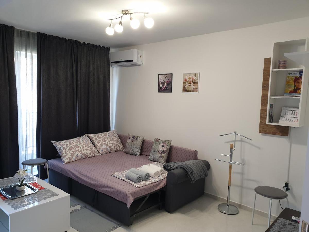 New The Twins Varna Two-Bedroom, Apt 5 At 15 Tsani Ginchev Street, Floor 3 Dış mekan fotoğraf