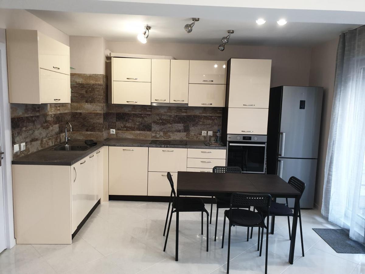 New The Twins Varna Two-Bedroom, Apt 5 At 15 Tsani Ginchev Street, Floor 3 Dış mekan fotoğraf
