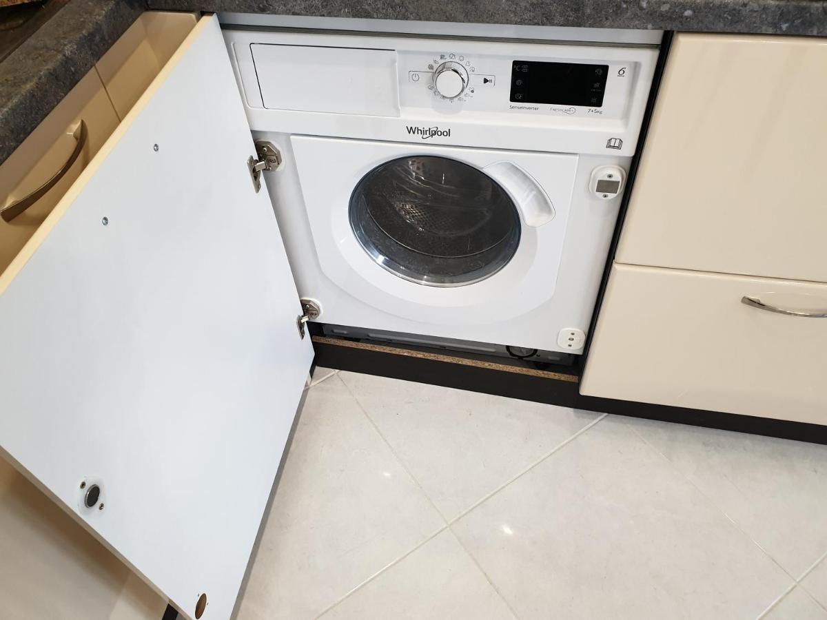 New The Twins Varna Two-Bedroom, Apt 5 At 15 Tsani Ginchev Street, Floor 3 Dış mekan fotoğraf