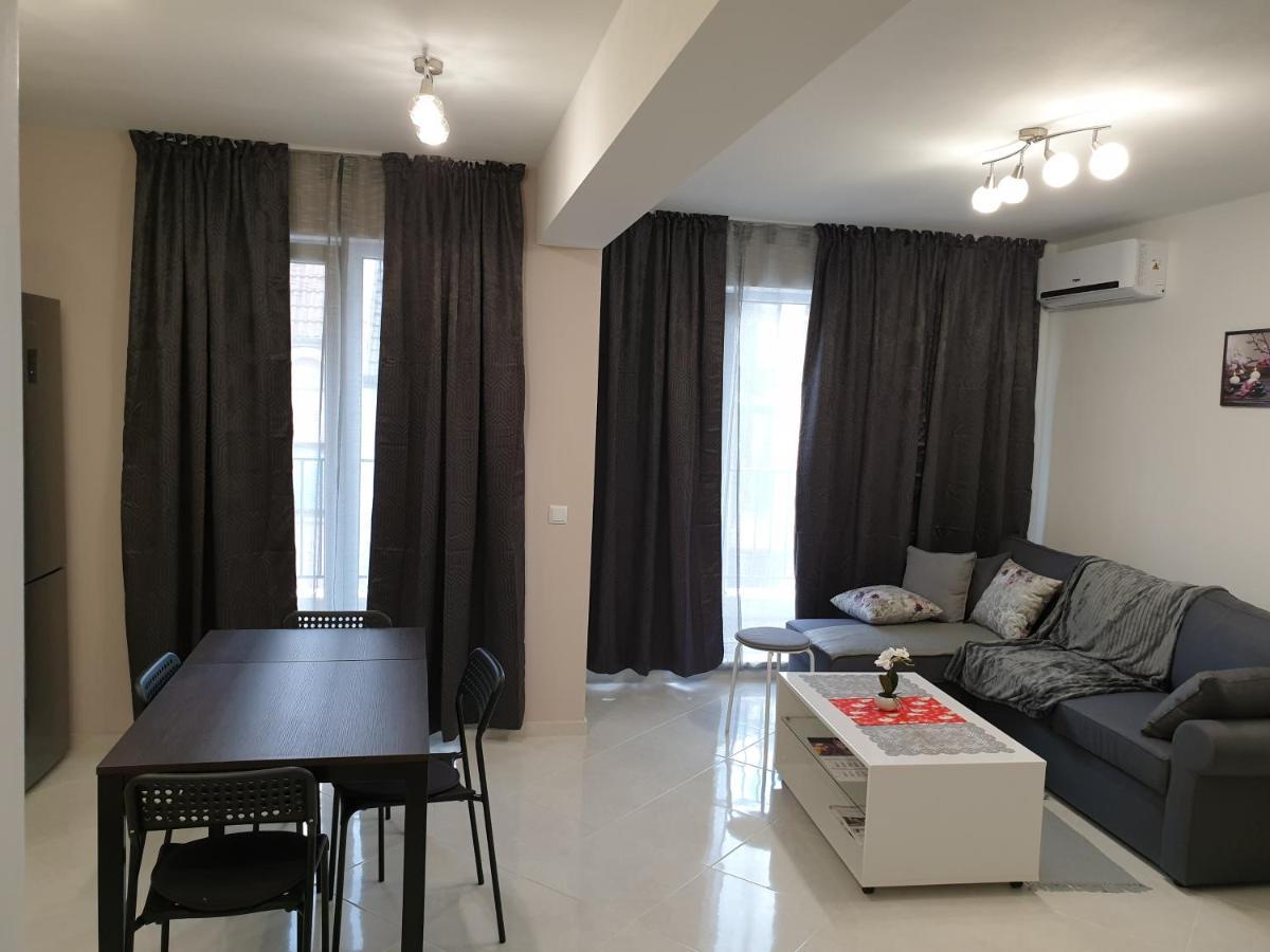 New The Twins Varna Two-Bedroom, Apt 5 At 15 Tsani Ginchev Street, Floor 3 Dış mekan fotoğraf