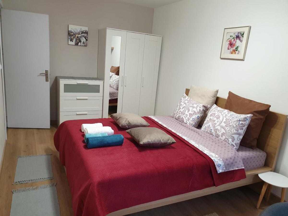 New The Twins Varna Two-Bedroom, Apt 5 At 15 Tsani Ginchev Street, Floor 3 Dış mekan fotoğraf