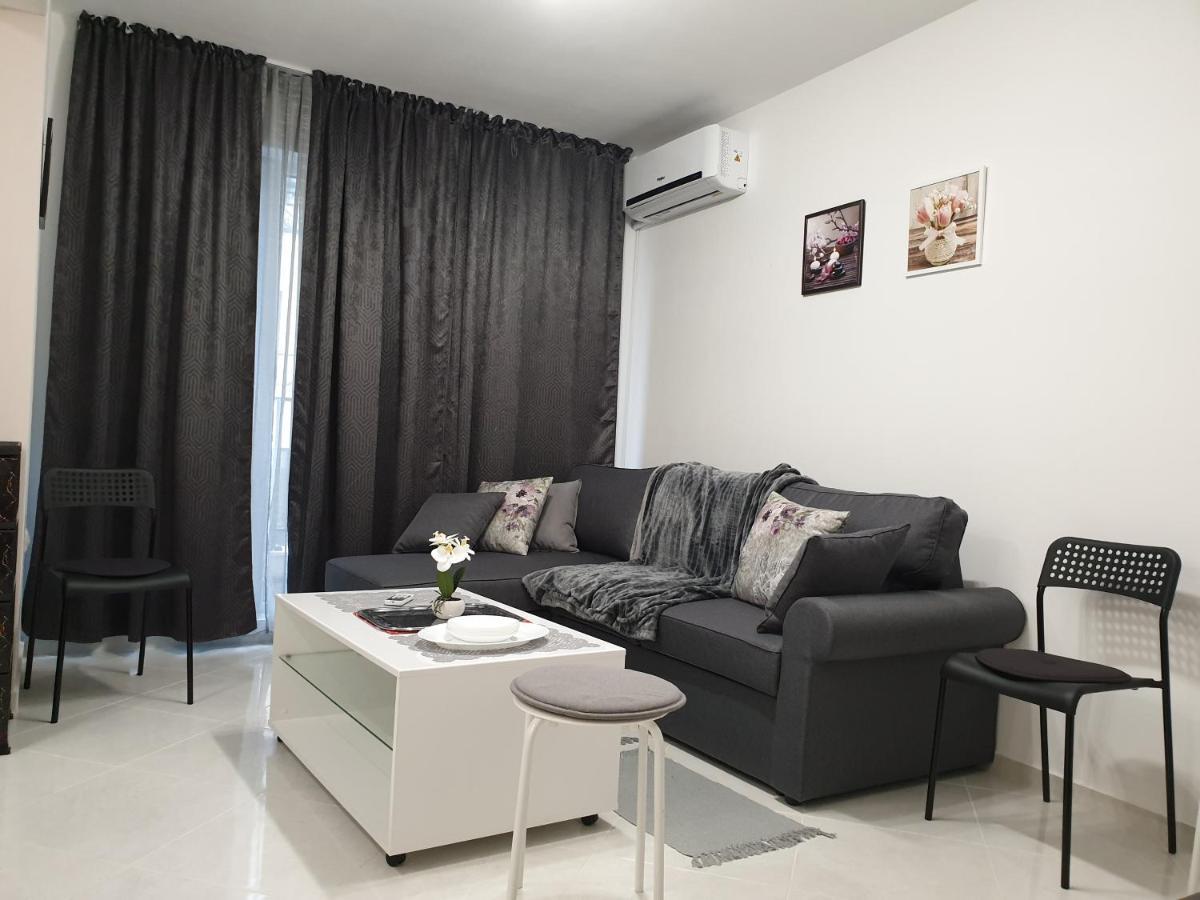 New The Twins Varna Two-Bedroom, Apt 5 At 15 Tsani Ginchev Street, Floor 3 Dış mekan fotoğraf