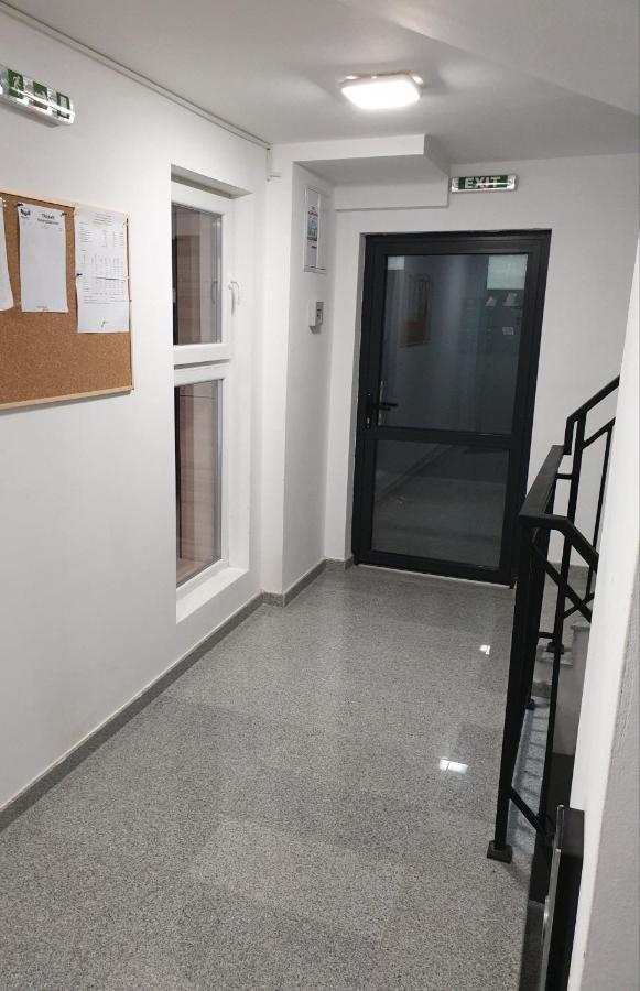 New The Twins Varna Two-Bedroom, Apt 5 At 15 Tsani Ginchev Street, Floor 3 Dış mekan fotoğraf