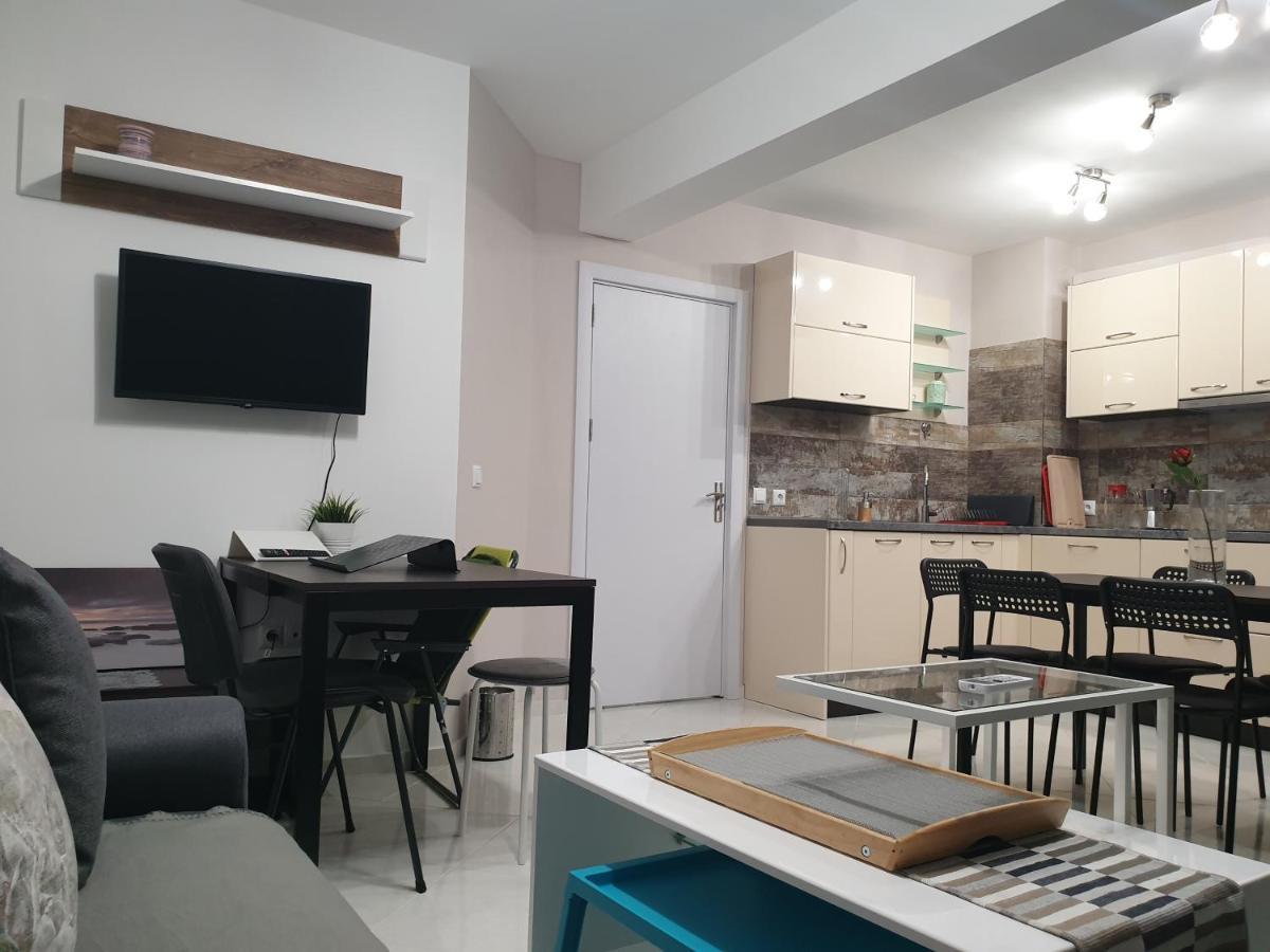 New The Twins Varna Two-Bedroom, Apt 5 At 15 Tsani Ginchev Street, Floor 3 Dış mekan fotoğraf