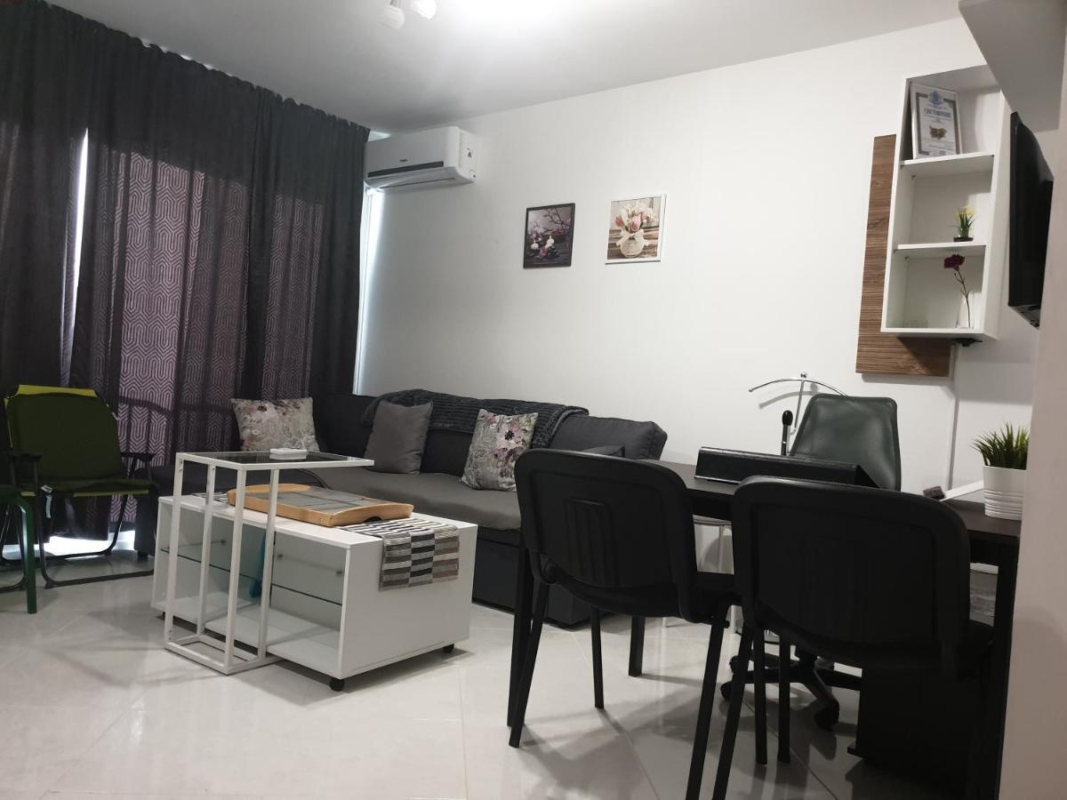 New The Twins Varna Two-Bedroom, Apt 5 At 15 Tsani Ginchev Street, Floor 3 Dış mekan fotoğraf